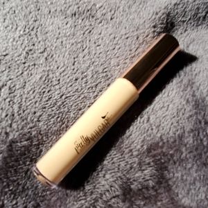 Pretty Vulgar concealer